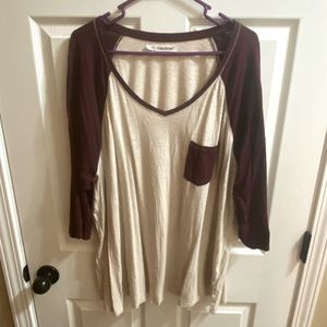 Maurice’s 3/4 sleeve T-shirt. Plus size 3. Off white and maroon color.